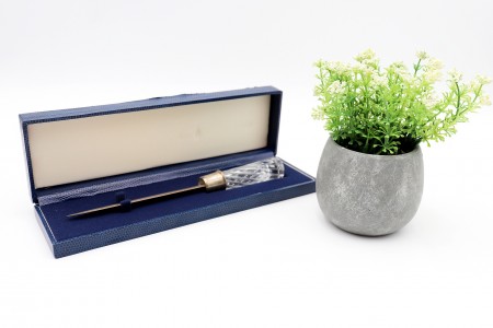 Abre cartas em prata com cabo em cristal lapidado e estojo original